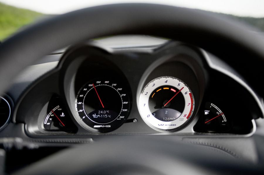  Mercedes-Benz SL65 AMG 2009 года  (фото 12 из 89)